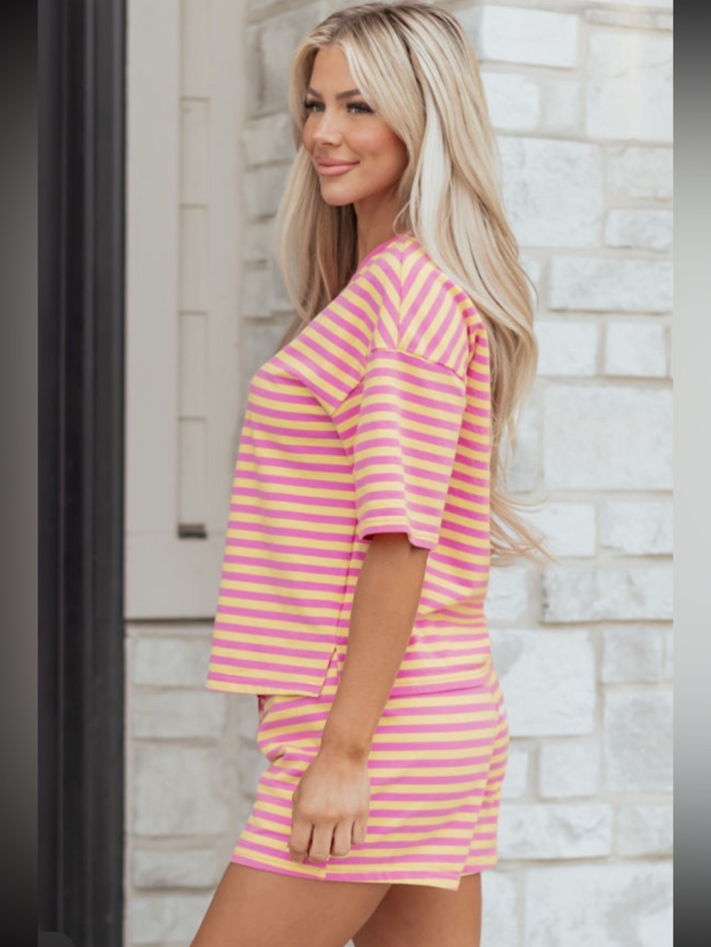 1095. Short sleeve striped shorts set in pink and yellow - Picture 4 of 4
